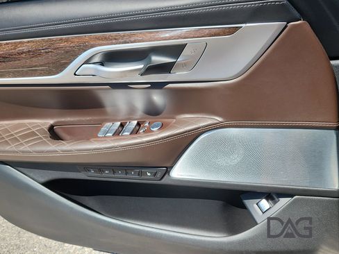 Used 2022 BMW 750i xDrive 750i xDrive Sedan 4D image 17