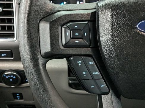 Used 2017 Ford F250 XLT w/ XLT Premium Package AWD/4WD image 33