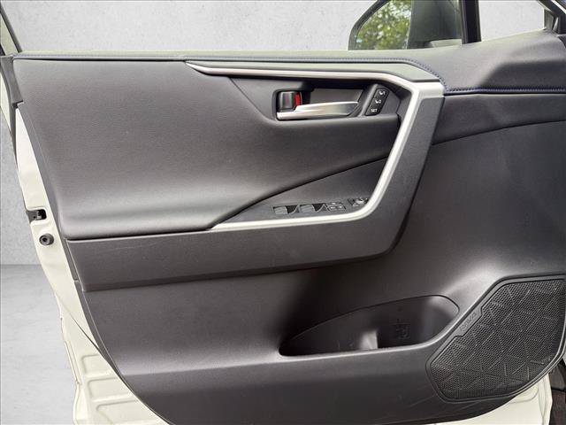 Used 2022 Toyota RAV4 XSE AWD/4WD image 10