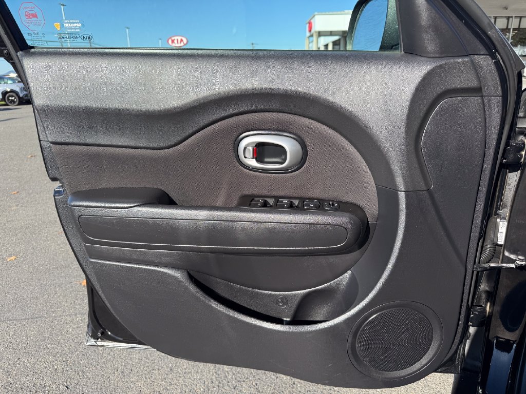 Used 2016 Kia Soul FWD image 18