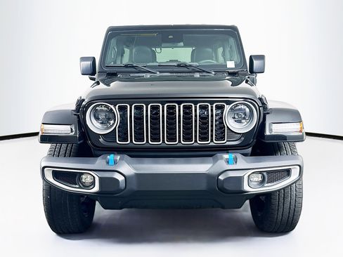 Used 2024 Jeep Wrangler Unlimited Sahara w/ Safety Group AWD/4WD image 2