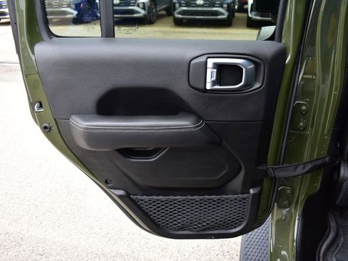 Used 2023 Jeep Wrangler Unlimited Sahara w/ Cold Weather Group AWD/4WD image 22
