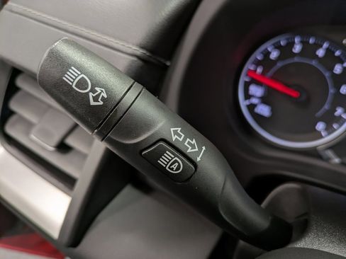 Used 2024 GMC Terrain SLE w/ Driver Convenience Package image 19