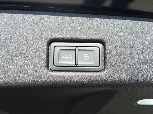 Used 2025 Audi Q5 Premium w/ Convenience Package AWD/4WD image 13