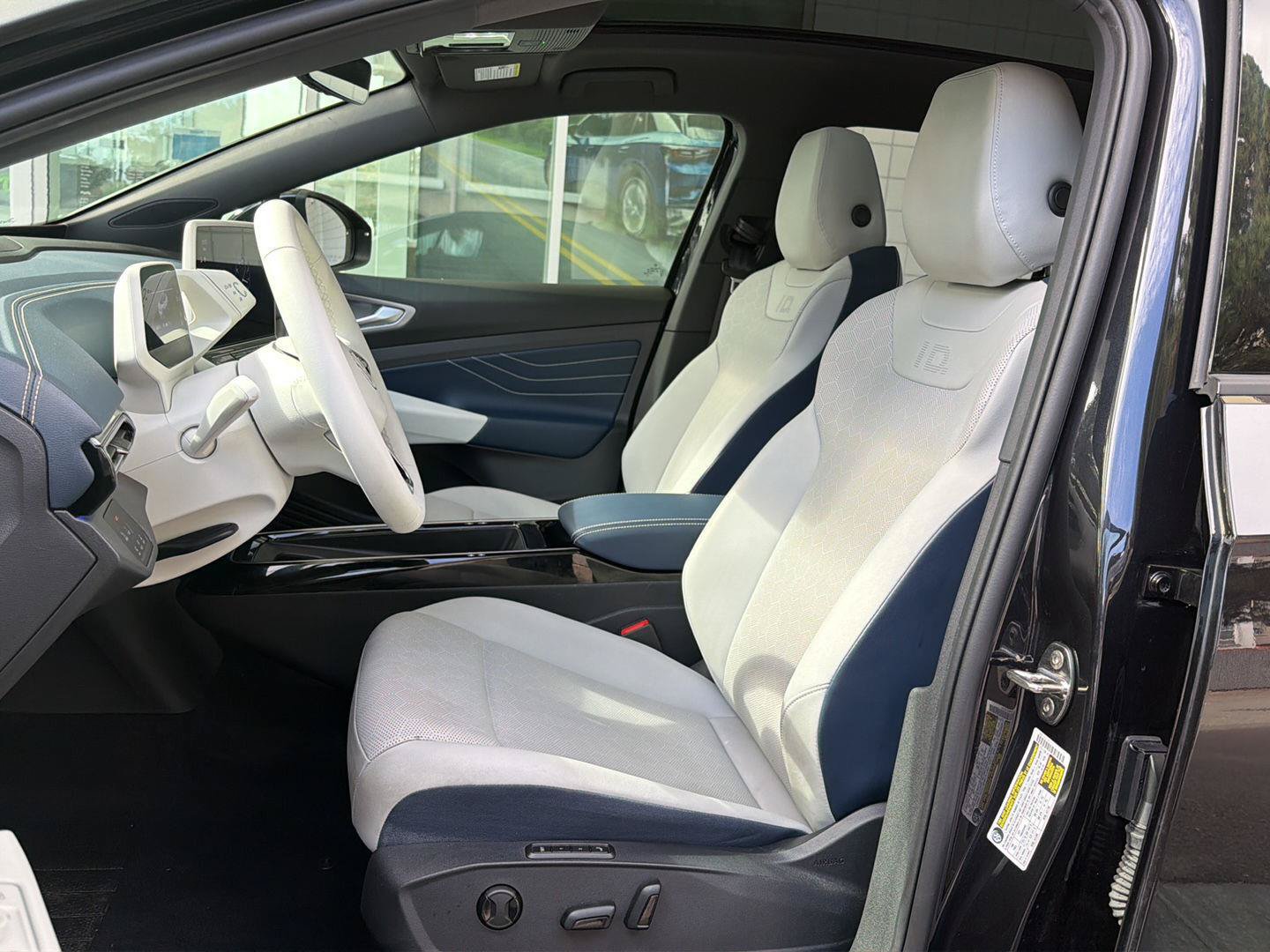 Certified 2023 Volkswagen ID.4 Pro S AWD/4WD image 15
