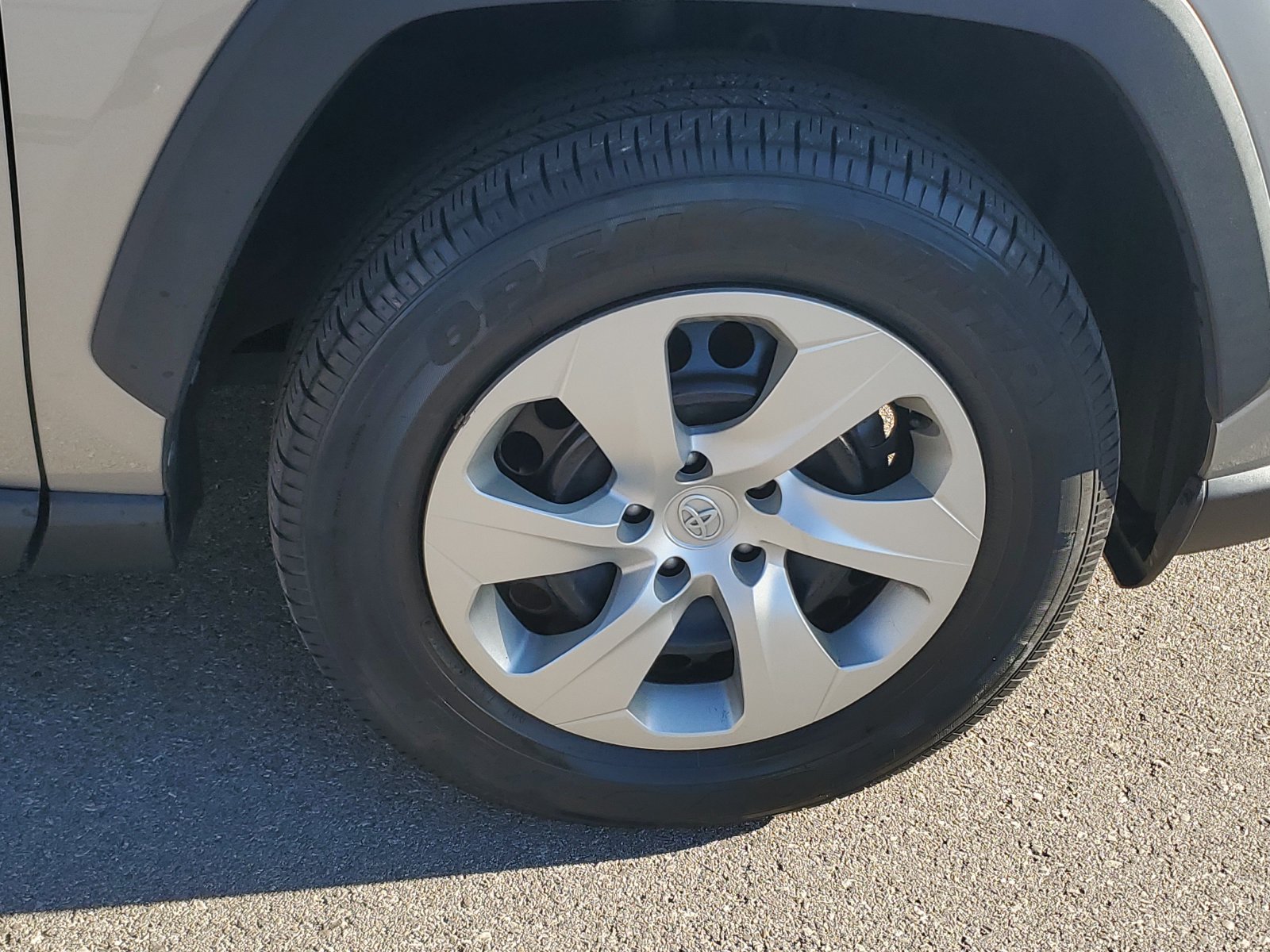 Certified 2021 Toyota RAV4 LE AWD/4WD image 6