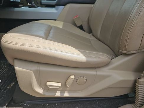 Used 2019 Ford F150 Lariat w/ Equipment Group 502A Luxury AWD/4WD image 12