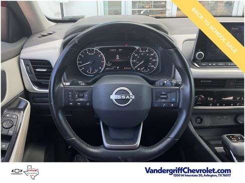Used 2025 Nissan Rogue SV FWD image 26