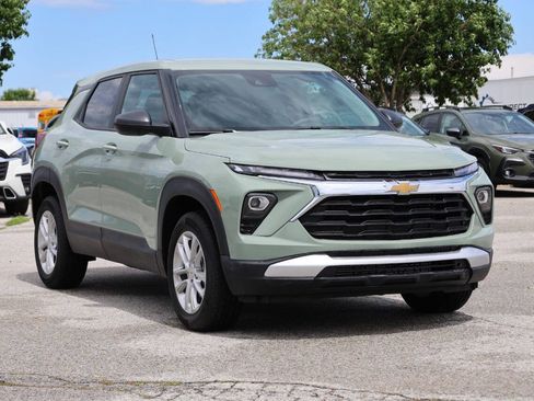 Used 2026 Chevrolet TrailBlazer LS w/ LS Convenience Package AWD/4WD image 4