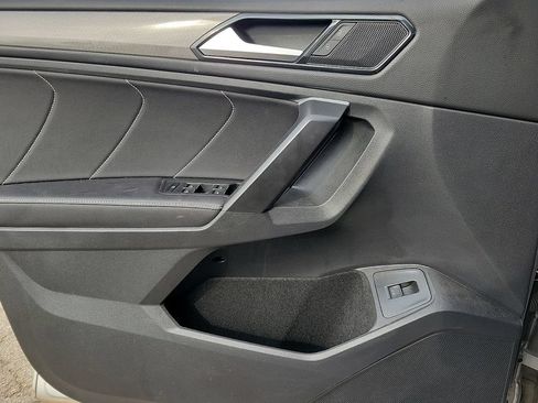 Used 2024 Volkswagen Tiguan SE FWD image 16