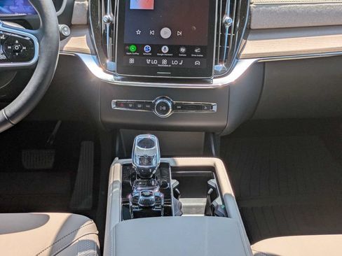 Certified 2026 Volvo XC90 B6 Plus w/ Protection Package Premier AWD/4WD image 20