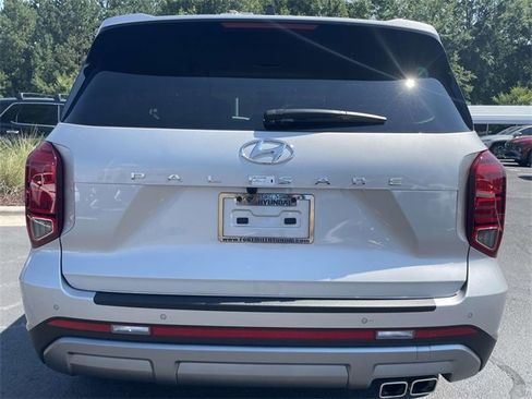 Certified 2025 Hyundai Palisade SE image 5