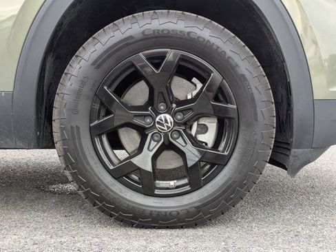 Certified 2025 Volkswagen Atlas Peak Edition SE image 11