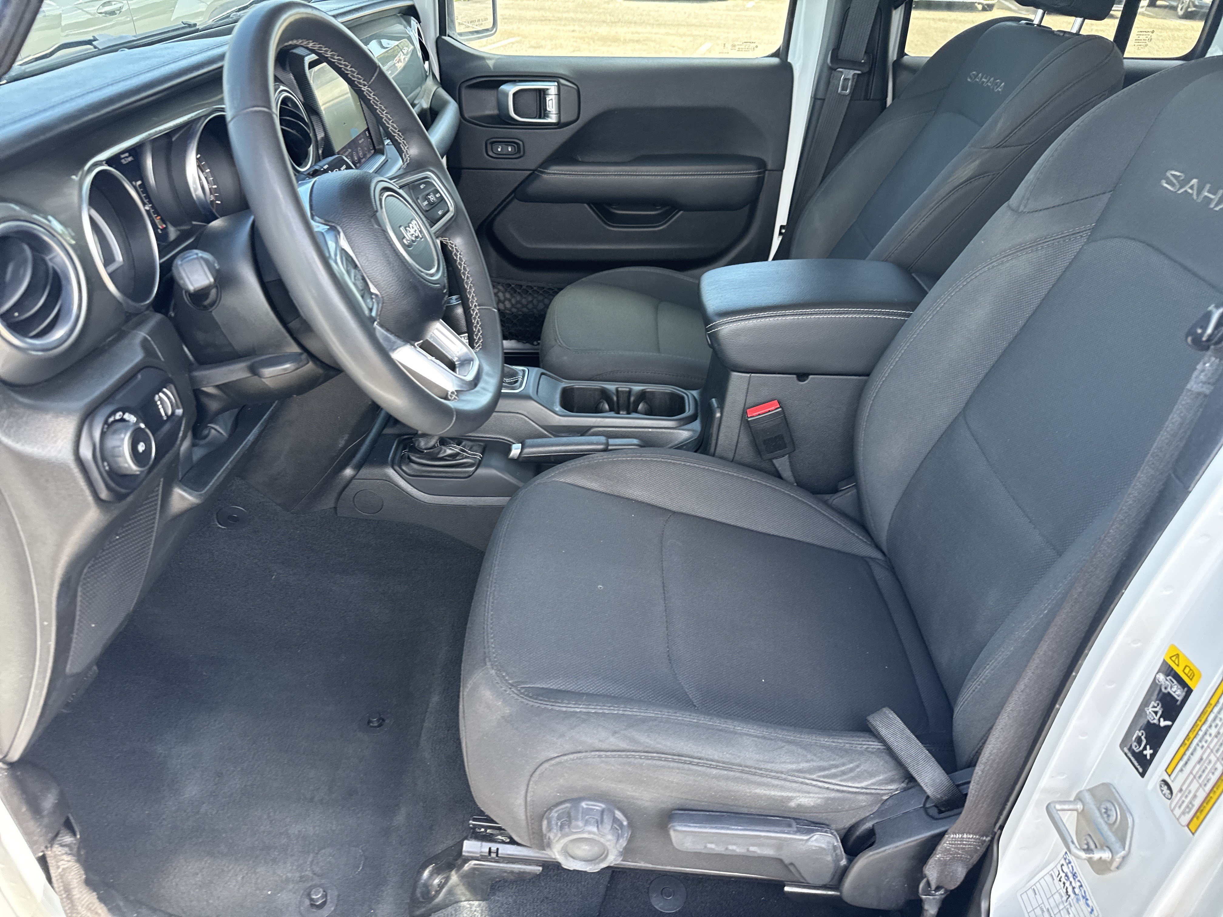 Used 2023 Jeep Wrangler Unlimited Sahara AWD/4WD image 5