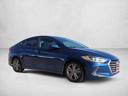 Used 2017 Hyundai Elantra SE w/ SE A/T Tech Package 03 image 3