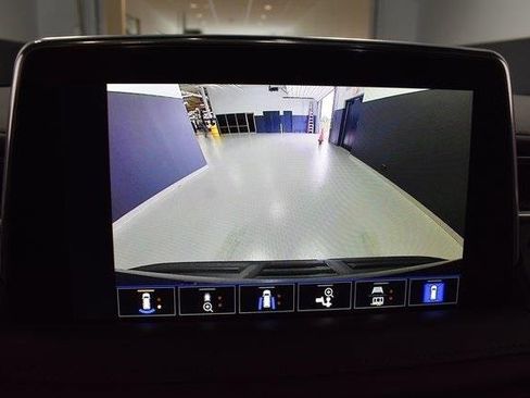 Used 2022 Chevrolet Suburban RST w/ Luxury Package image 25