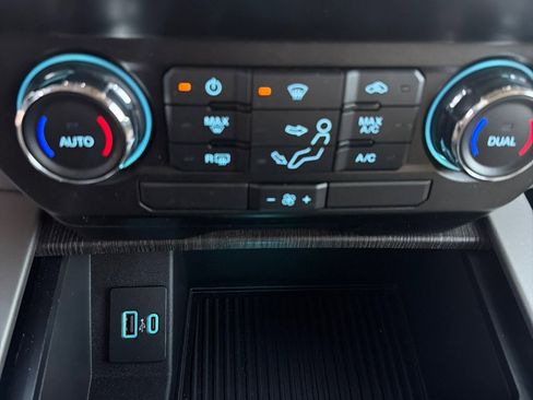 Used 2020 Ford F350 Lariat w/ FX4 Off-Road Package image 21