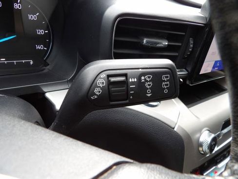 Used 2021 Ford Explorer XLT w/ Equipment Group 202A AWD/4WD image 22