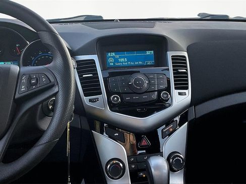 Used 2015 Chevrolet Cruze LT image 11