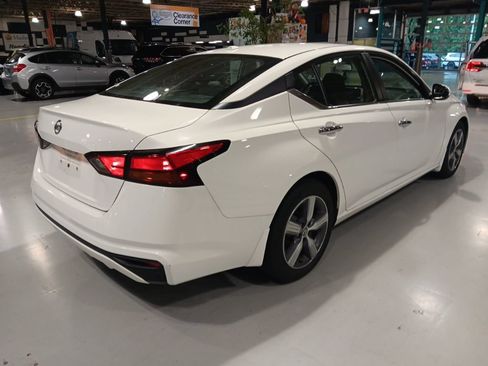 Used 2019 Nissan Altima 2.5 S FWD image 11