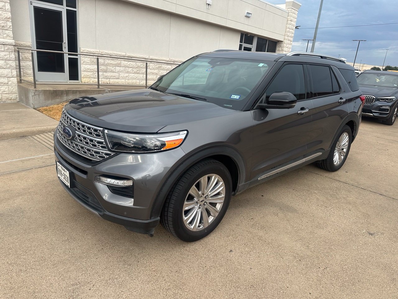 Used 2022 Ford Explorer Limited w/ Equipment Group 301A RWD image 1