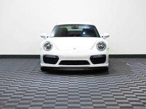Used 2018 Porsche 911 Turbo S image 4