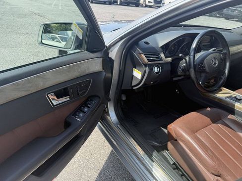 Used 2010 Mercedes-Benz E 550 Sedan w/ Premium 1 Pkg image 8