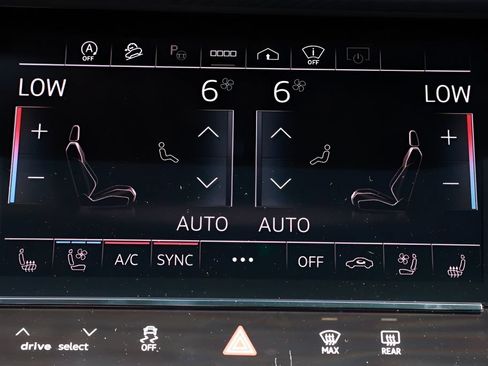 Used 2024 Audi RS Q8 AWD/4WD image 43