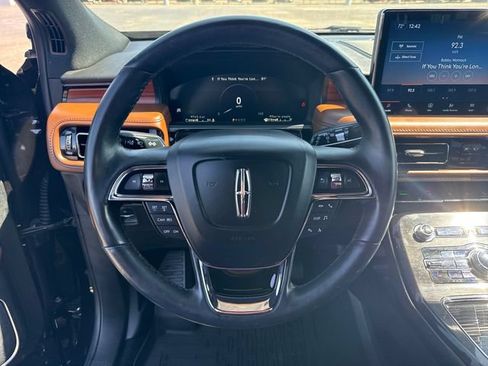 Used 2023 Lincoln Nautilus Reserve w/ Luxury Package AWD/4WD image 17