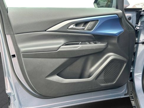 Used 2025 Chevrolet Equinox EV LT w/ Convenience Package image 18