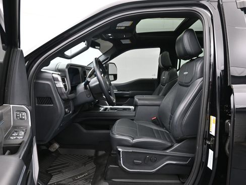 Used 2025 Ford F350 Platinum image 8