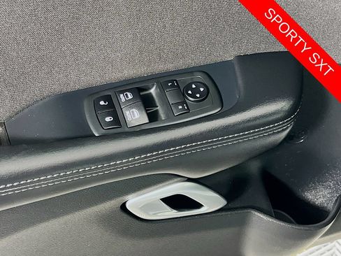 Used 2019 Dodge Challenger SXT RWD image 18