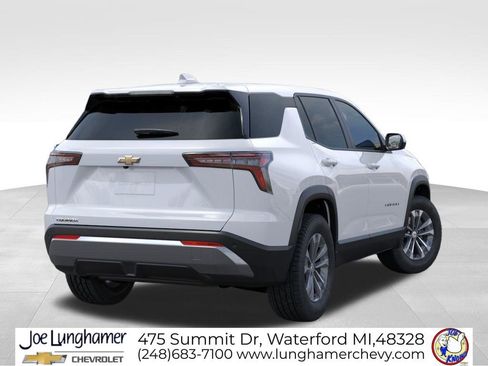 New 2026 Chevrolet Equinox LT w/ Convenience Package II FWD image 4