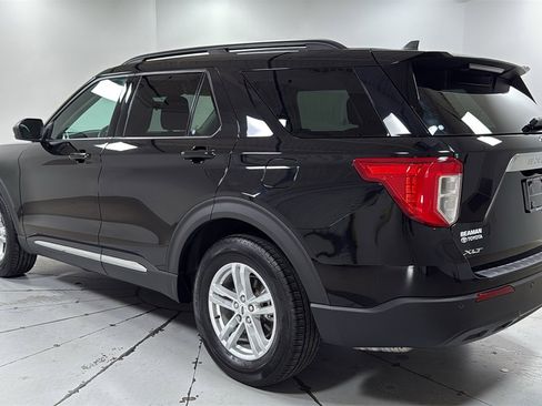 Used 2023 Ford Explorer XLT image 7