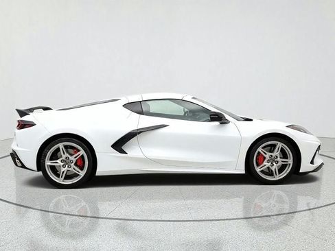 Used 2021 Chevrolet Corvette Stingray Preferred Cpe w/ Z51 Performance Package RWD image 4
