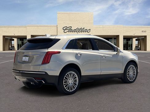Used 2017 Cadillac XT5 Platinum AWD/4WD image 5