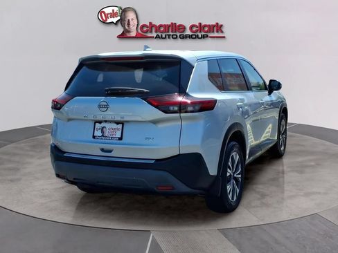 Used 2023 Nissan Rogue SV FWD image 6