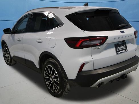 Used 2025 Ford Escape SE w/ Class II Trailer Tow Package FWD image 32