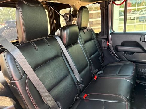 Used 2023 Jeep Wrangler Unlimited Rubicon AWD/4WD image 38