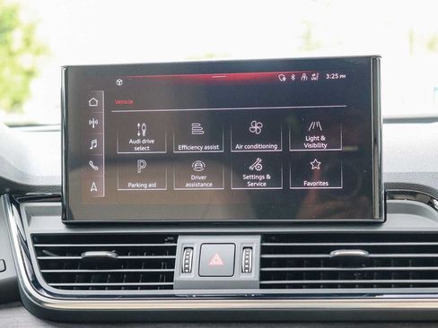 Used 2023 Audi Q5 2.0T Premium w/ Convenience Package AWD/4WD image 15