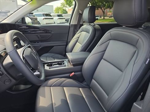 Certified 2026 Lincoln Nautilus Premier AWD/4WD image 5