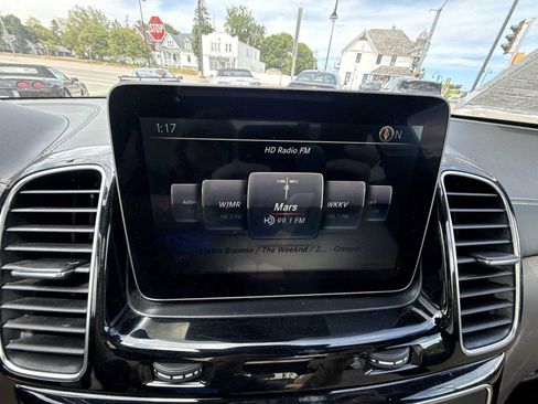 Used 2017 Mercedes-Benz GLS 550 4MATIC image 13