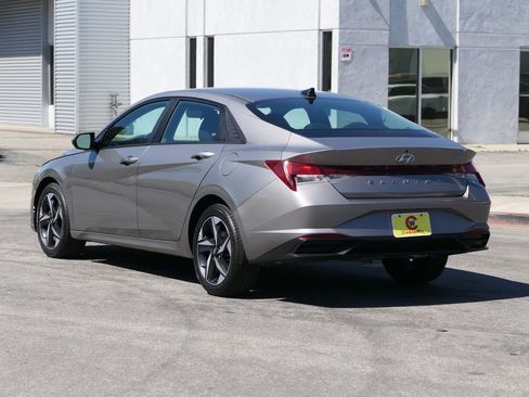 Certified 2023 Hyundai Elantra SEL w/ Convenience Package image 5