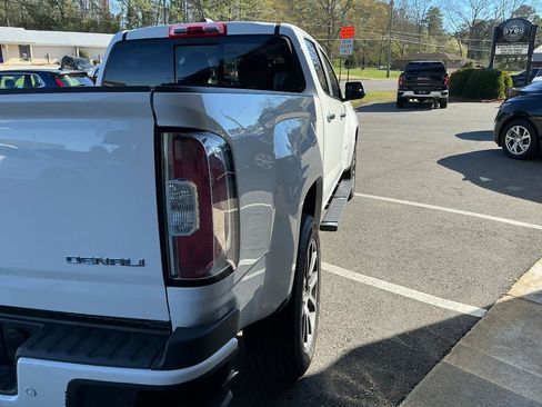 Used 2019 GMC Canyon Denali image 5