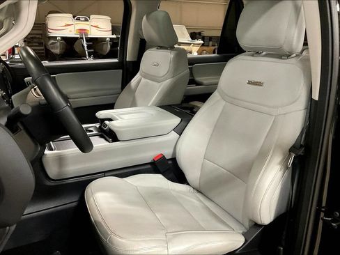 Certified 2025 Ford Expedition Max Platinum AWD/4WD image 24
