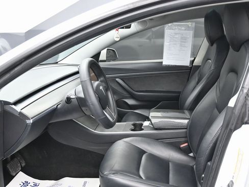Used 2020 Tesla Model 3 Standard Range Plus image 12