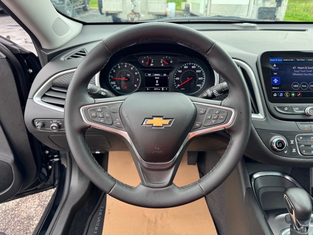 Certified 2023 Chevrolet Malibu LT w/ Midnight Edition FWD image 12