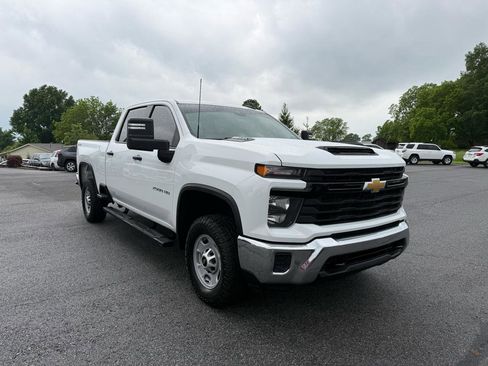 Used 2024 Chevrolet Silverado 2500 W/T w/ WT/CX Safety Package AWD/4WD image 9