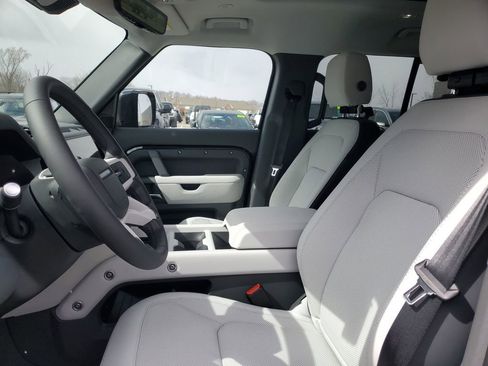 New 2026 Land Rover Defender 130 X-Dynamic SE AWD/4WD image 6