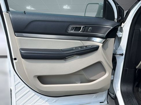 Used 2019 Ford Explorer XLT w/ Equipment Group 202A FWD image 16